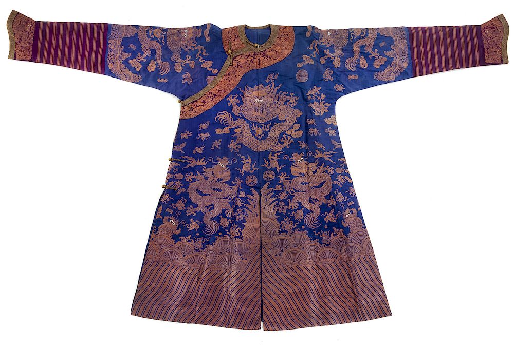 Appraisal: A Blue Ground Silk Dragon Robe Collar to hem in