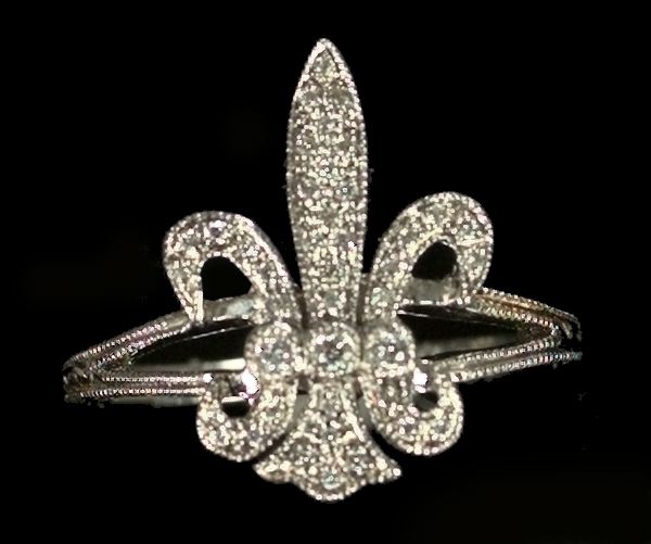 Appraisal: Eighteen-Karat White Gold and Diamond Fleur-de-Lys Ring comprised of forty