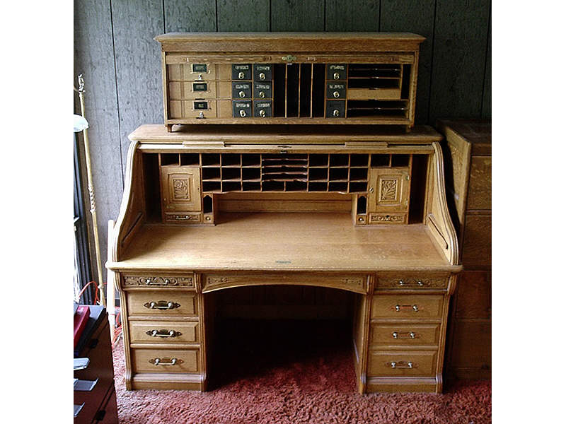 Appraisal: MASSIVE AMERICAN GOLDEN OAK ROLL TOP DESK Small rectangular molded