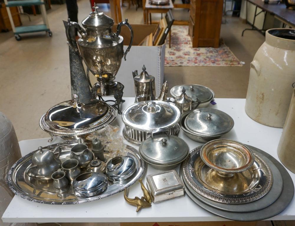 Appraisal: GROUP OF MOSTLY SILVER PLATE TABLE ARTICLESGroup of mostly Silver