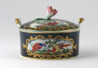 Appraisal: A Worcester butter tub and cover painted with brightly coloured