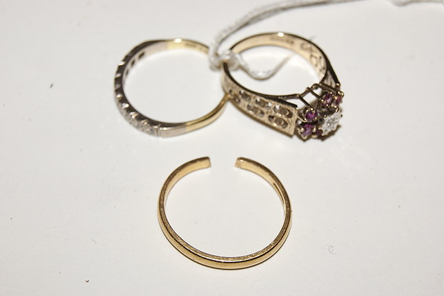 Appraisal: A CT GOLD RING with diamond and amethyst decoration an