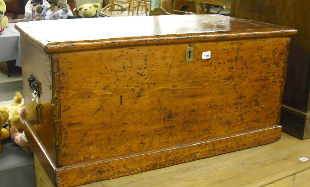 Appraisal: th century pine blanket box wide x high together with