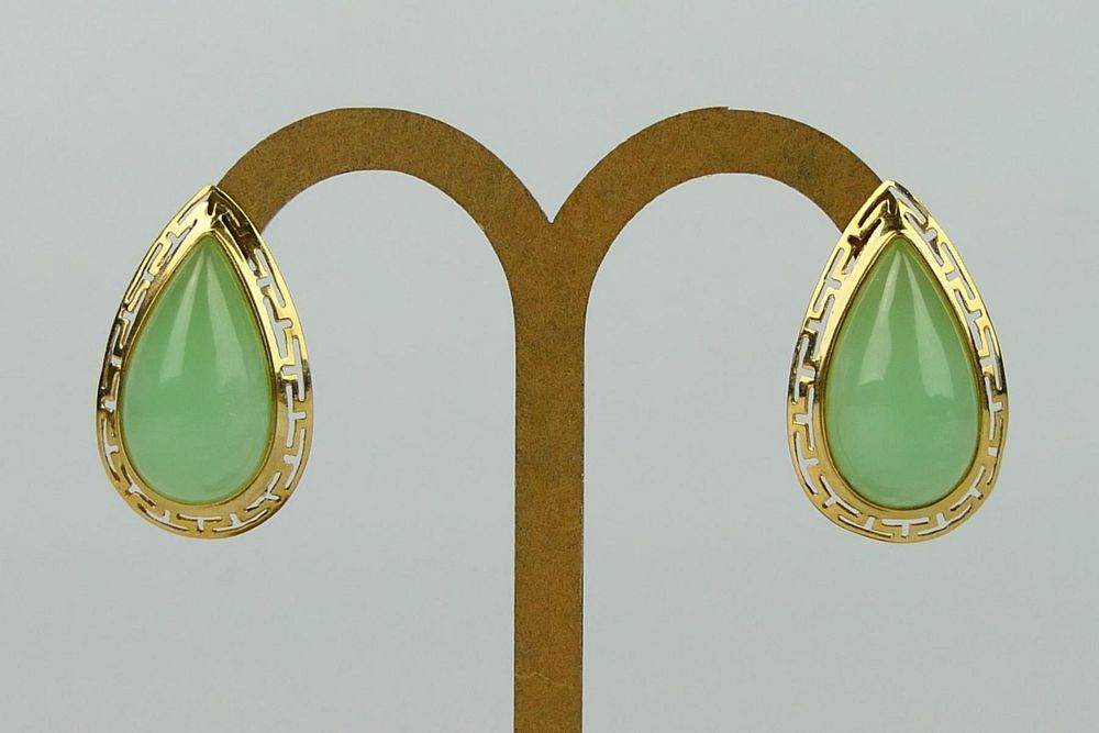 Appraisal: Pr VINTAGE CHINESE K YG GREEN JADE PEAR EARRINGS A