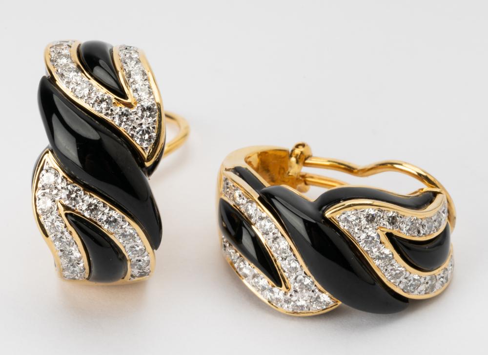 Appraisal: KARAT YELLOW GOLD ONYX DIAMOND EARRINGSBezel set with two free-form