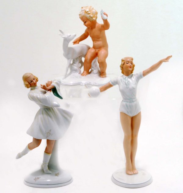 Appraisal: Three Schaubach Kunst Art Deco porcelain figurines One female in