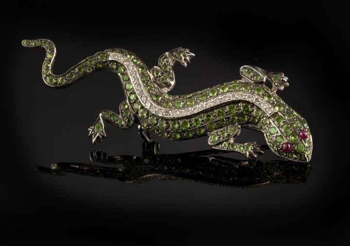 Appraisal: Eighteen-Karat White Gold Diamond and Tsavorite Garnet Lizard Brooch the