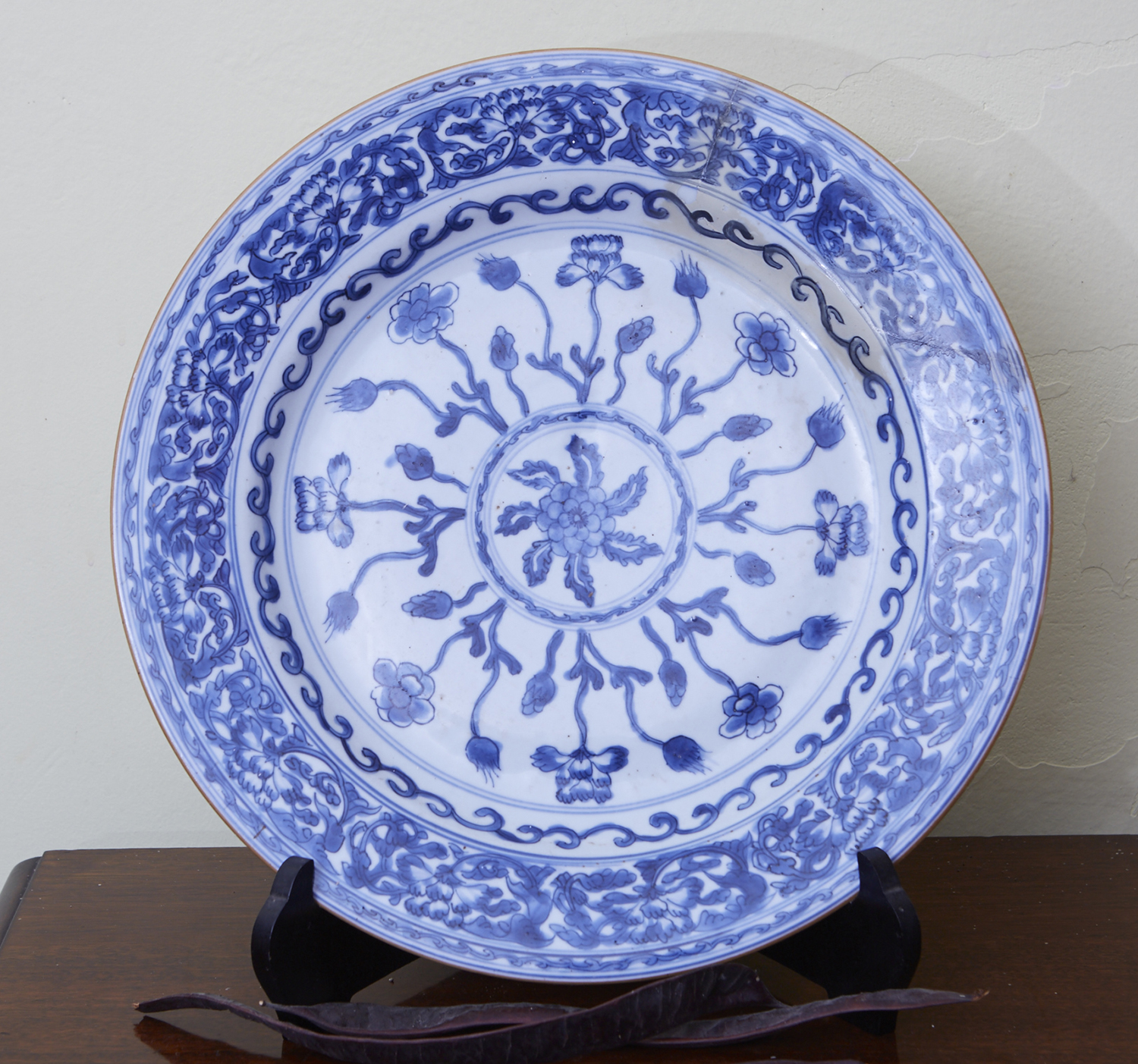 Appraisal: A Chinese Qing Dynasty Blue and White Charger of circular