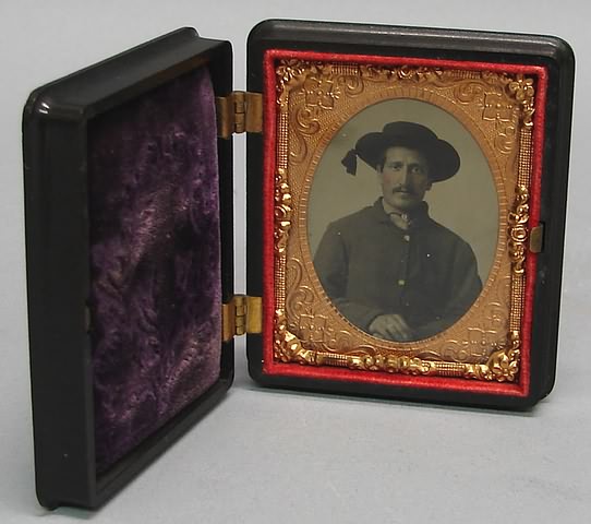 Appraisal: Ninth plate tintype of Civil War soldier wearing a -button