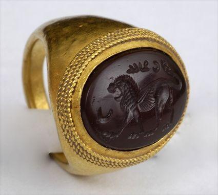 Appraisal: EARLY PERSIAN AGATE INTAGLIO SET IN A GOLD RING Size