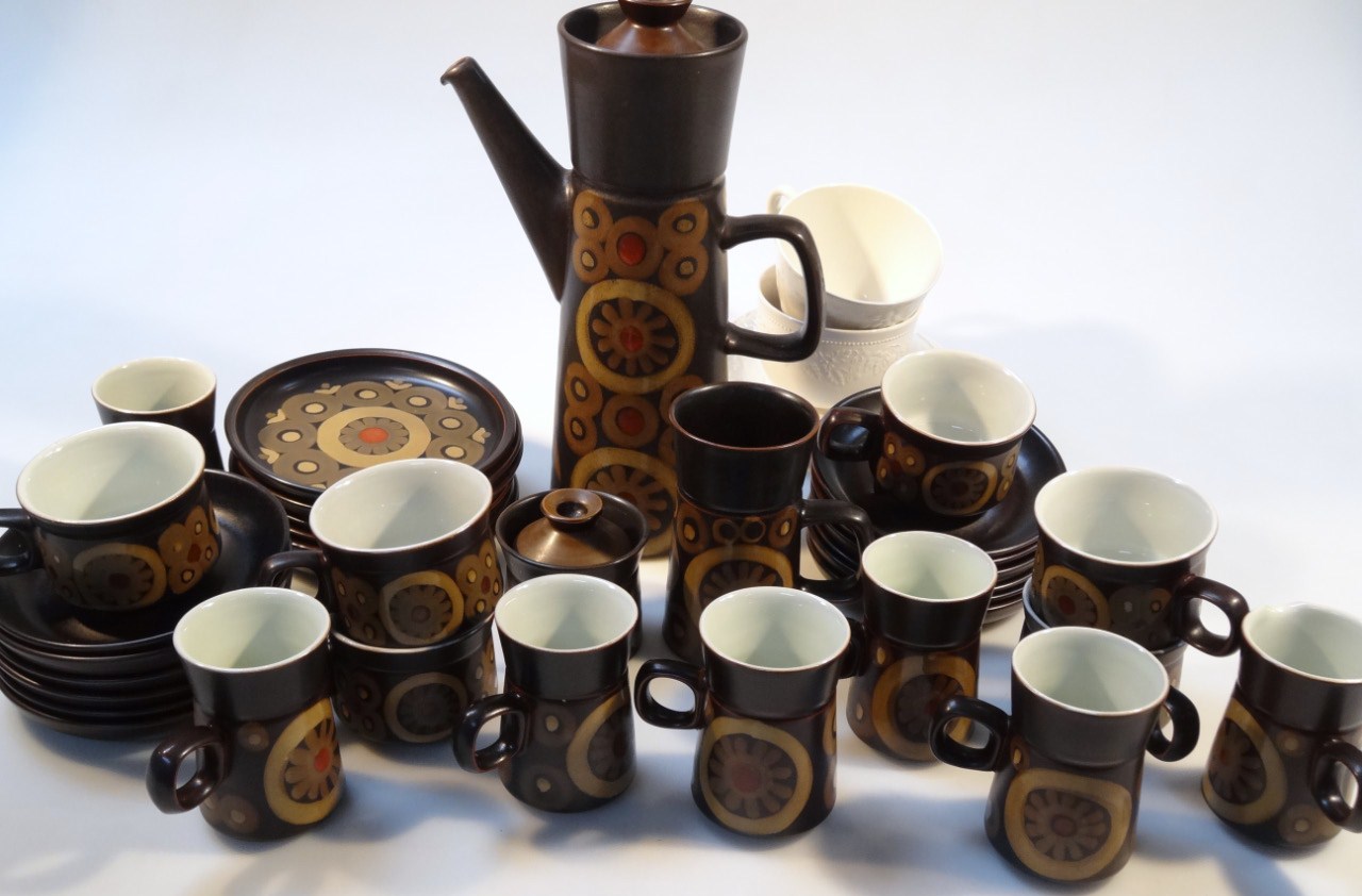 Appraisal: A thC Denby Arabesque part service to include six coffee