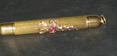 Appraisal: AN CT GOLD PROPELLING PENCIL the reeded case applied with