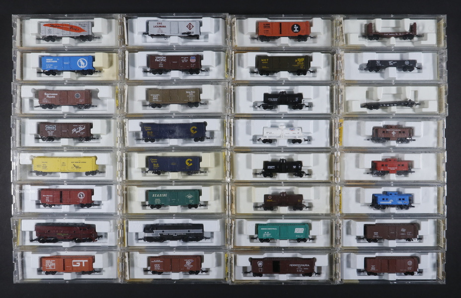 Appraisal: MICRO-TRAINS Z SCALE MODEL TRAIN CARS Lot of Model Train