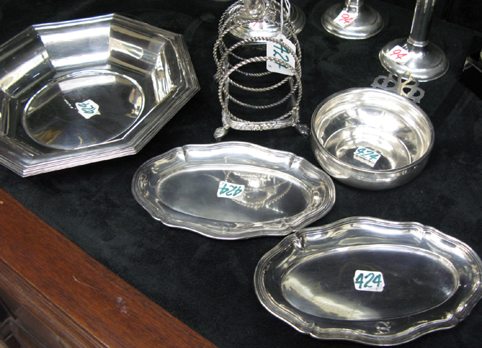 Appraisal: A GROUP OF FOUR CONTINENTAL SILVER AND PLATED TABLE ACCESSORIES