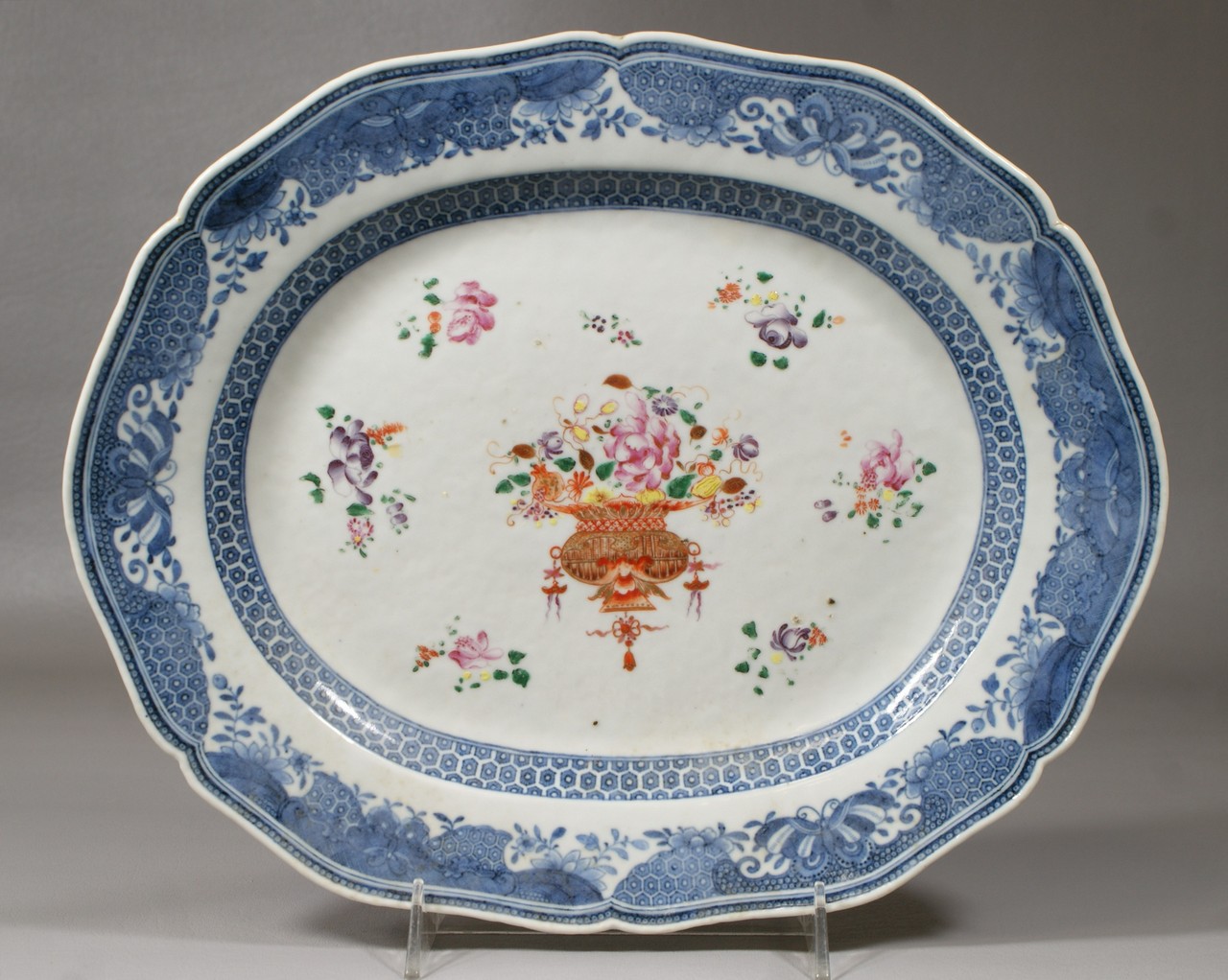 Appraisal: Chinese Export Porcelain Platter blue and white Fitzhugh border with