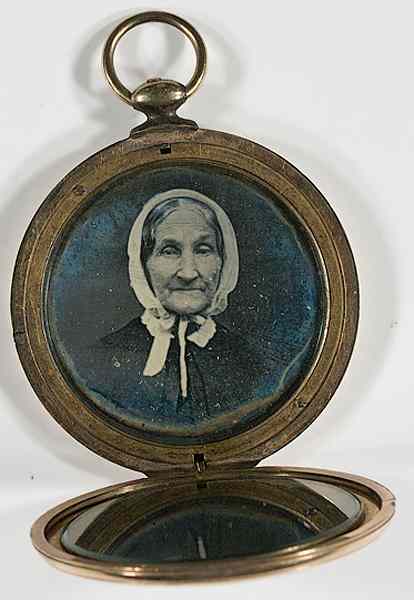 Appraisal: Daguerreian Locket Featuring Portrait of an Aged Woman A locket