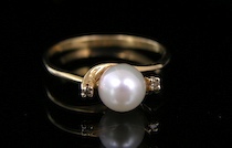 Appraisal: Another Pearl Diamond Ladies' Ring Another pearl and diamond ladies'