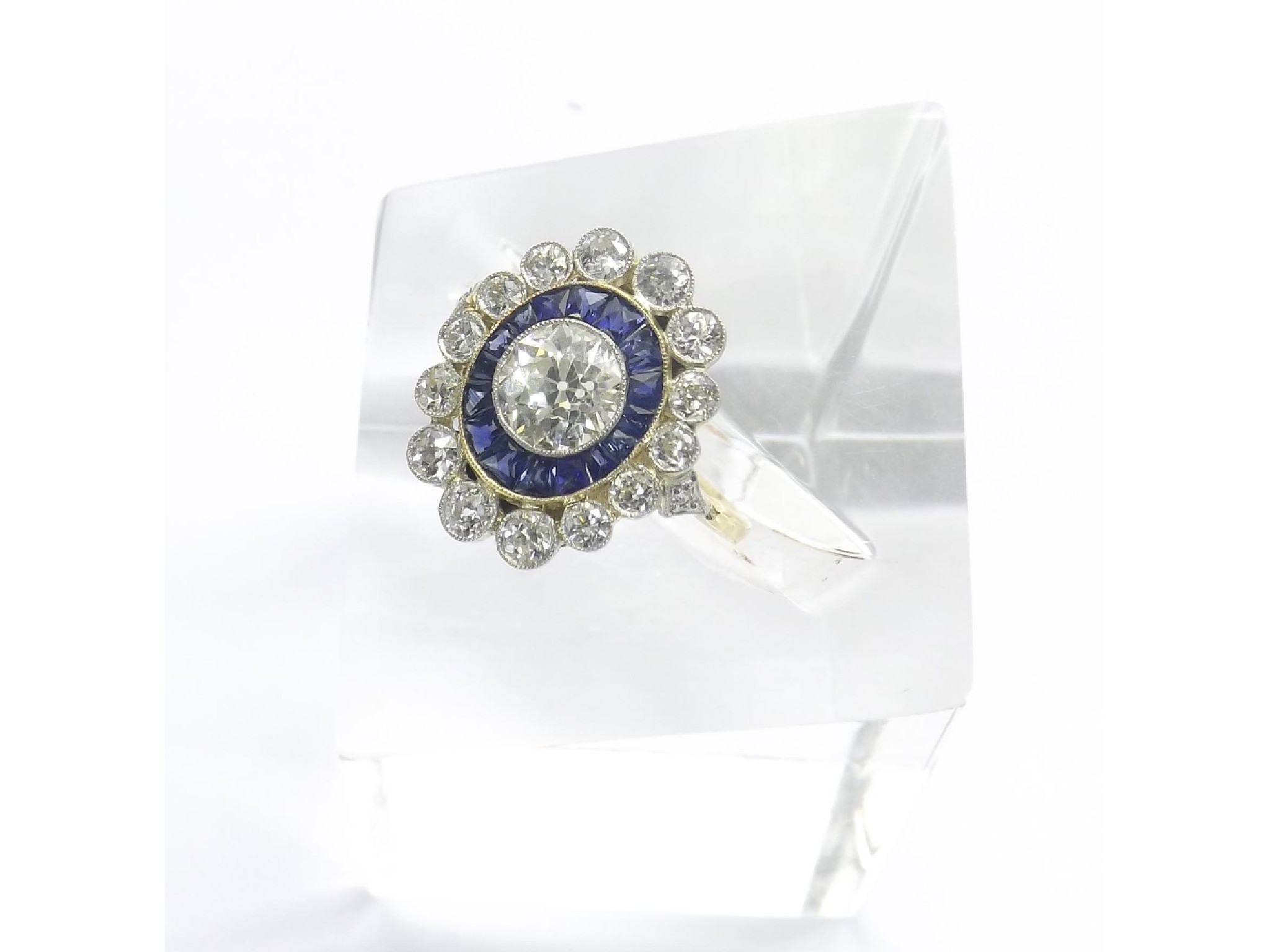 Appraisal: Fine quality ct sapphire and old cut diamond oval cluster