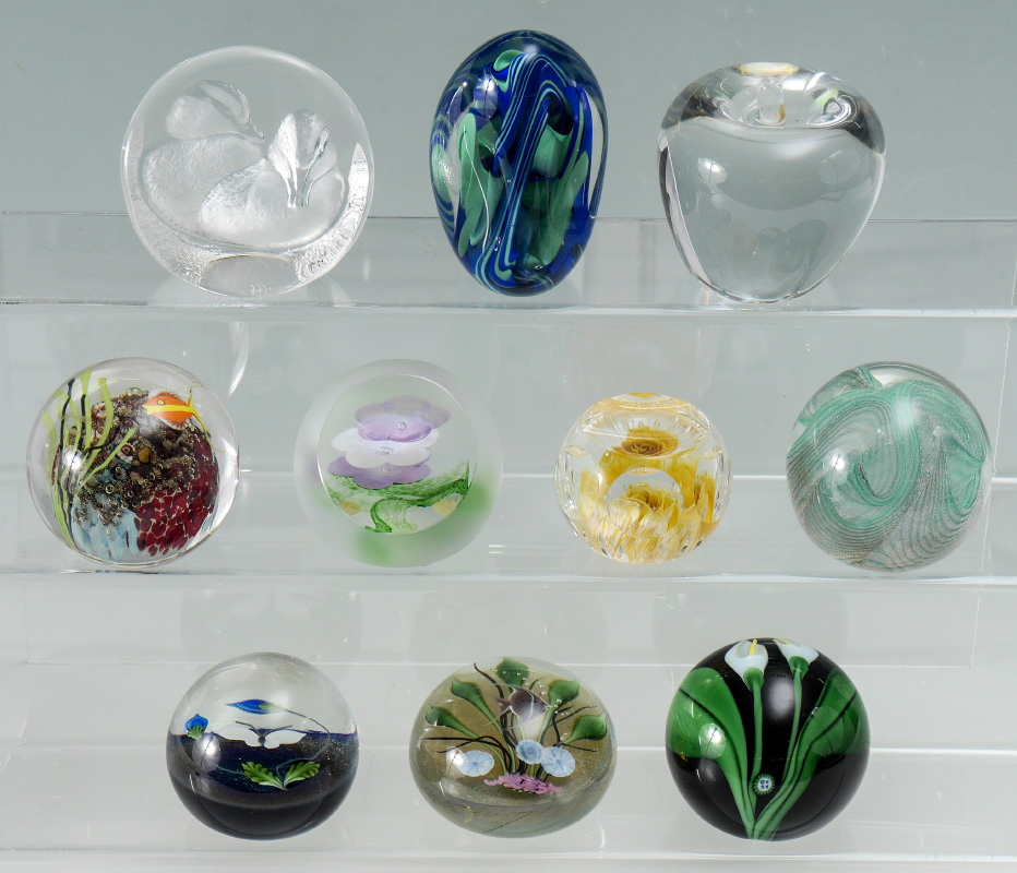 Appraisal: PIECE ART GLASS PAPERWEIGHT COLLECTION pieces total to include Caithness