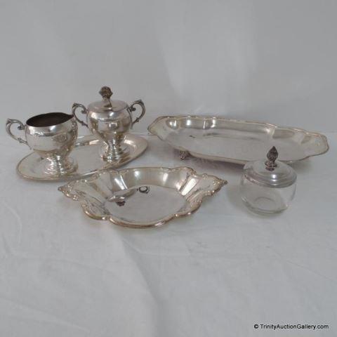 Appraisal: Silverplate Hostess Serving Pieces Nice daily use hostess silverplate pieces