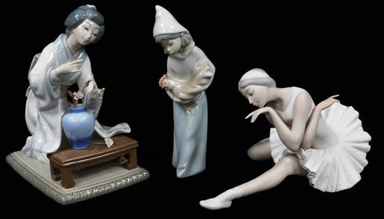 Appraisal: Lladro three figurines Death of a Swan by Vincente Martinez