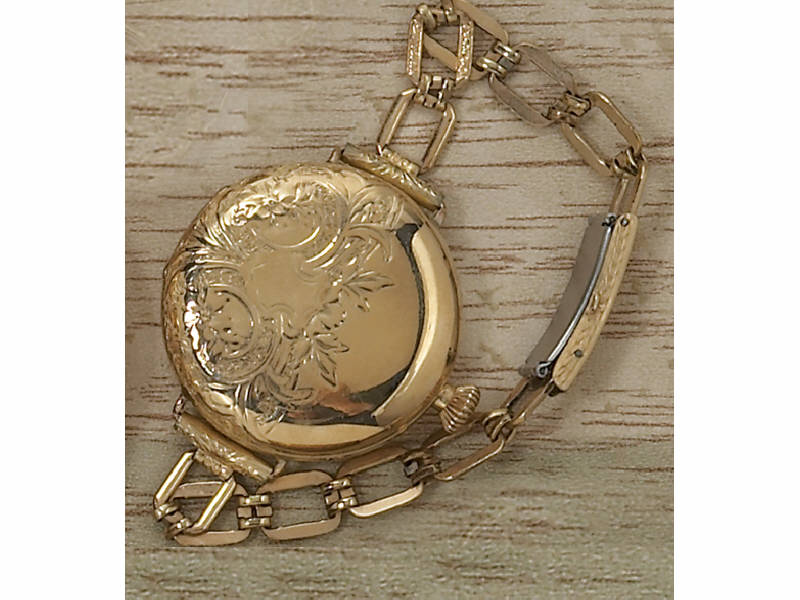 Appraisal: POCKET WATCH WRIST WATCH k yellow gold Waltham pocket watch