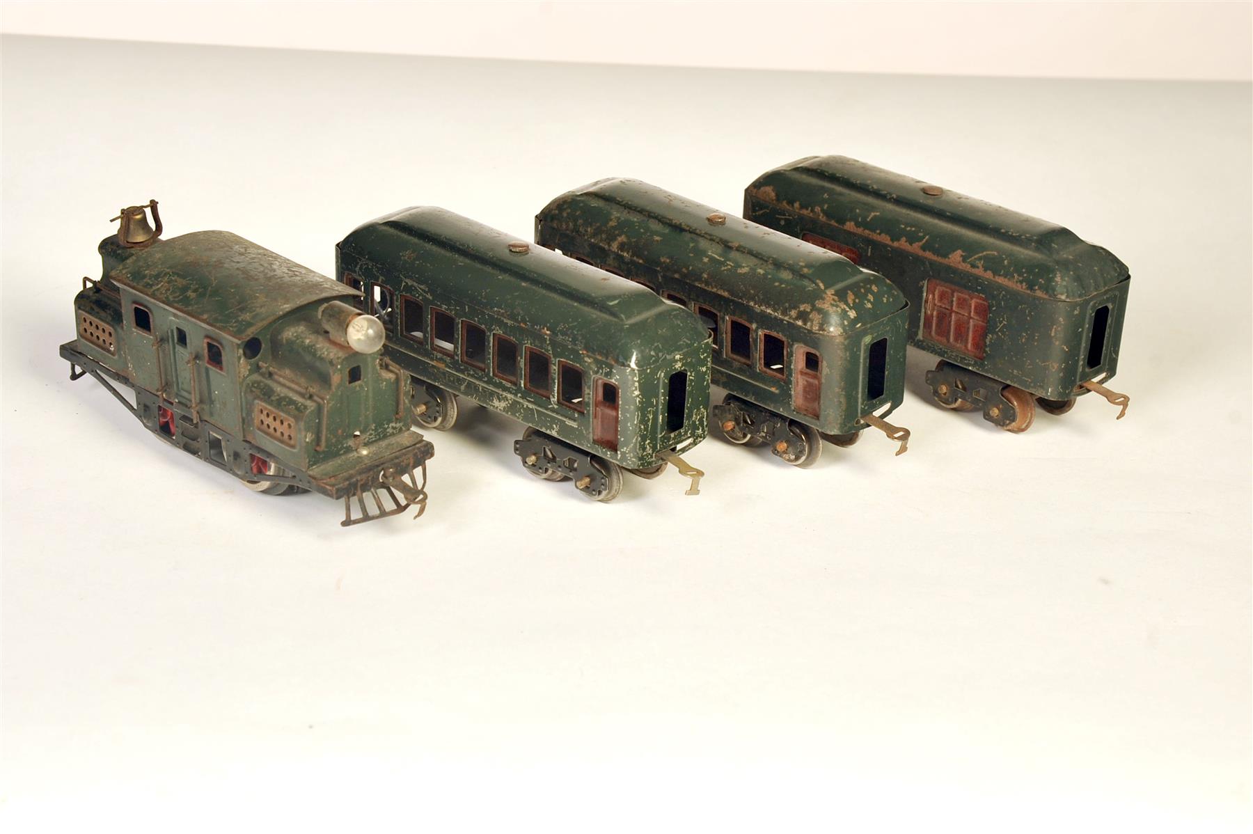 Appraisal: LIONEL O GAUGE CONSIST INCLUDING ELECTRIC BAGGAGE RAILWAY POST OFFICE