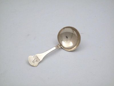 Appraisal: An early th century Scottish provincial silver caddy spoon by