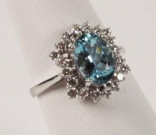 Appraisal: K WHITE GOLD DIAMOND AND AQUAMARINE LADIES RING HAVING CTW