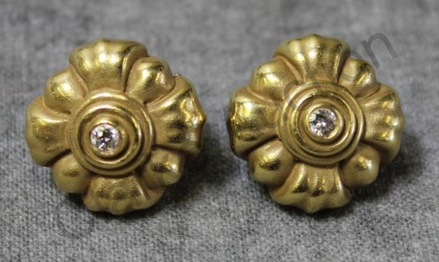 Appraisal: JEWELRY Pair of kt Vahe Naltchayan Earrings kt yellow gold