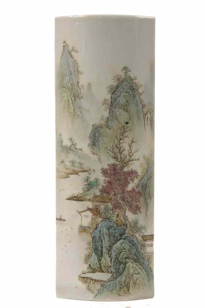 Appraisal: CHINESE PORCELAIN WRIST REST - th c Famille Verte Wrist