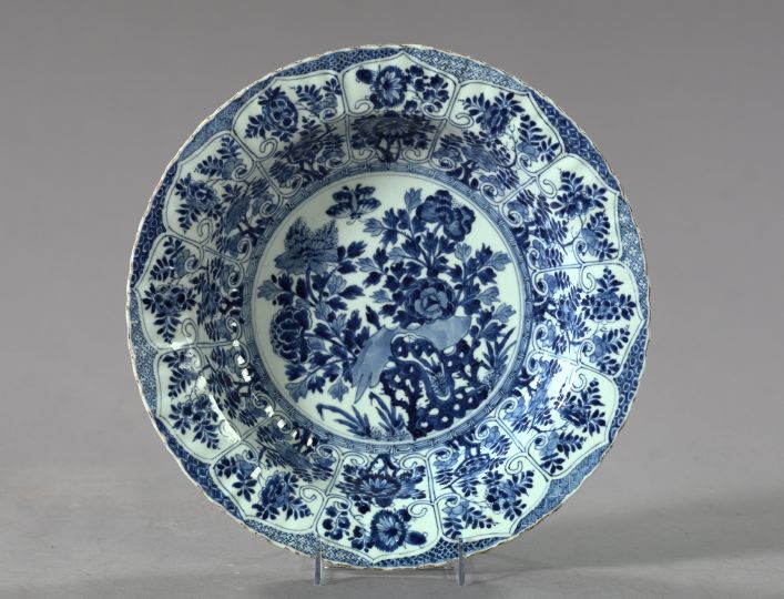 Appraisal: Good Ch'ien Lung Blue and White Porcelain Basin fourth quarter