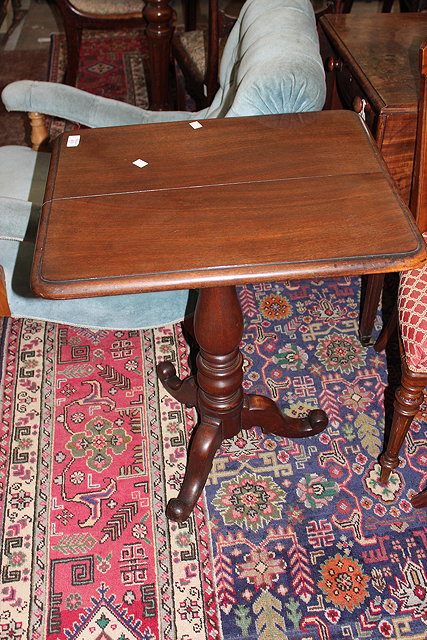 Appraisal: A VICTORIAN MAHOGANY RECTANGULAR TOPPED OCCASIONAL TABLE with turned column