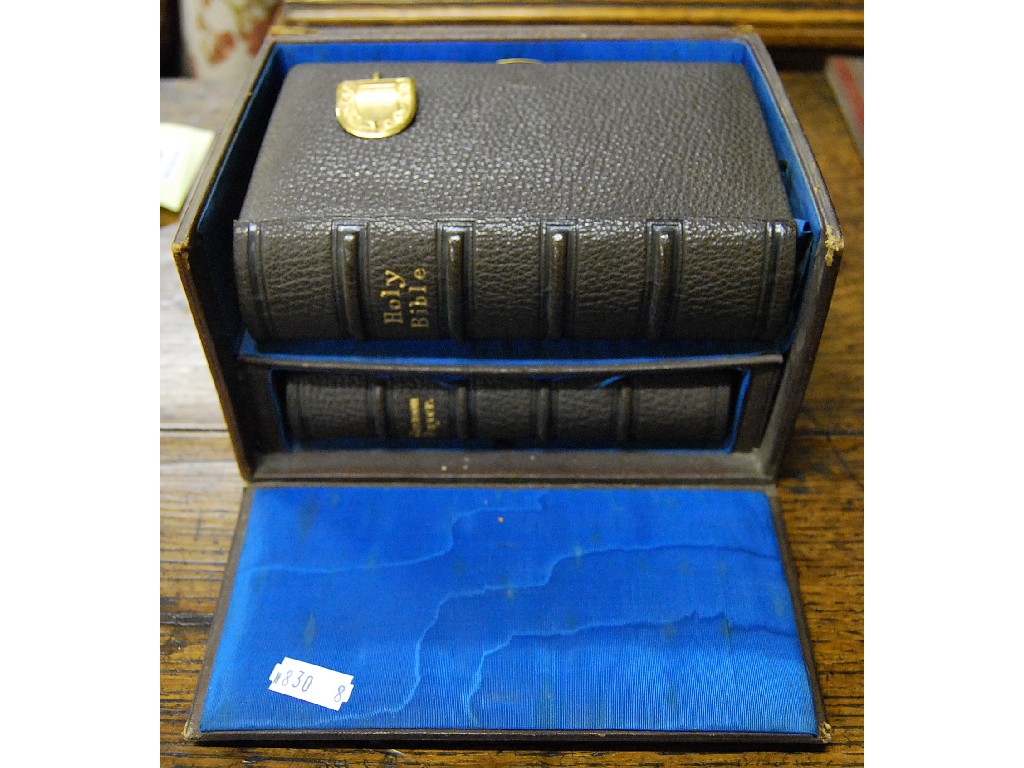 Appraisal: Victorian Bible and Book of Common Prayer with gilt clasps