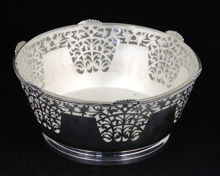 Appraisal: A silver basket WD Birmingham of circular form with pierced