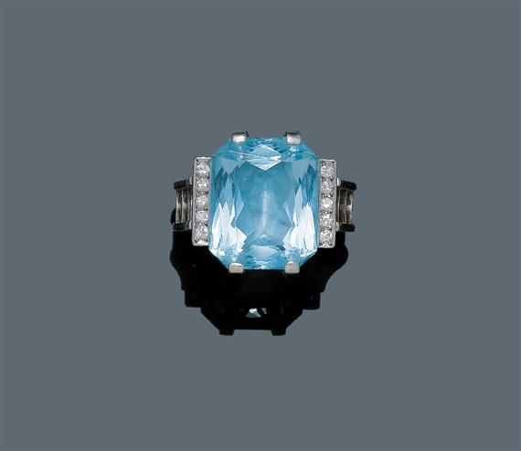 Appraisal: AQUAMARINE AND DIAMOND RING ca Platinum Decorative ring the top