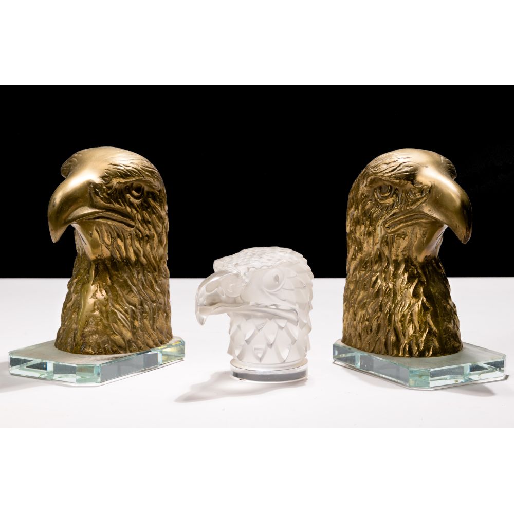 Appraisal: LALIQUE TETE D AIGLE PAPERWEIGHTFrosted crystal eagle head having clear