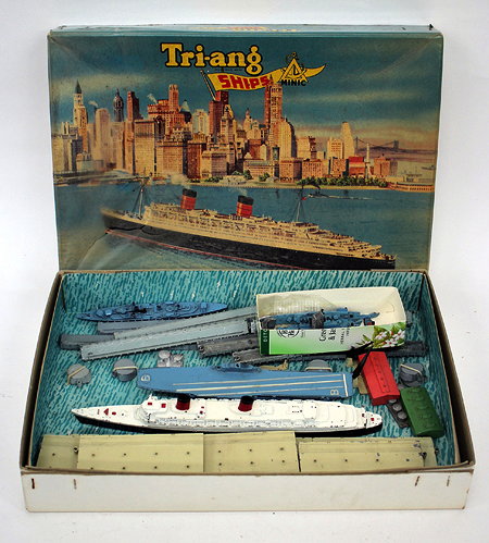 Appraisal: A TRI-ANG MINIC DIE CAST WATERLINE SHIP SET No M