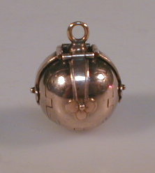 Appraisal: A Masonic orb charm