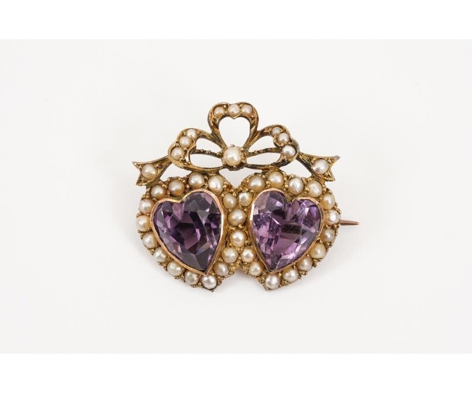 Appraisal: A very sweet ladies k gold pin of two heart-shaped