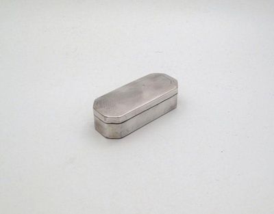 Appraisal: An Edwardian silver trinket box by Deakin and Francis Birmingham