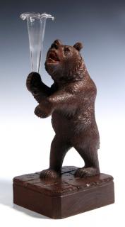 Appraisal: A GOOD BLACK FOREST CARVED WOOD BEAR WITH VASE A