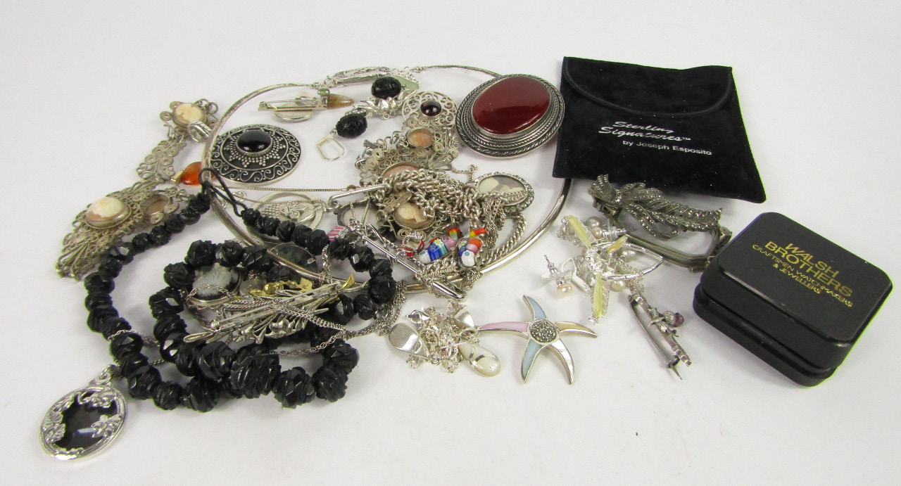 Appraisal: Silver and costume jewellery including a cameo set filigree necklace