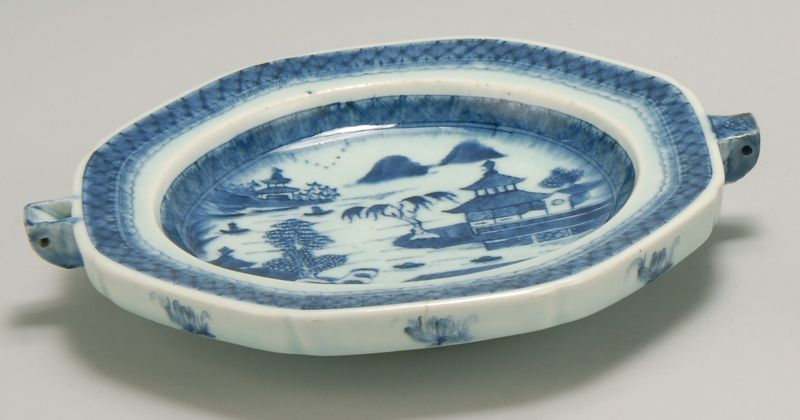 Appraisal: CHINESE EXPORT CANTON PORCELAIN HOT WATER DISH th CenturyWith blue