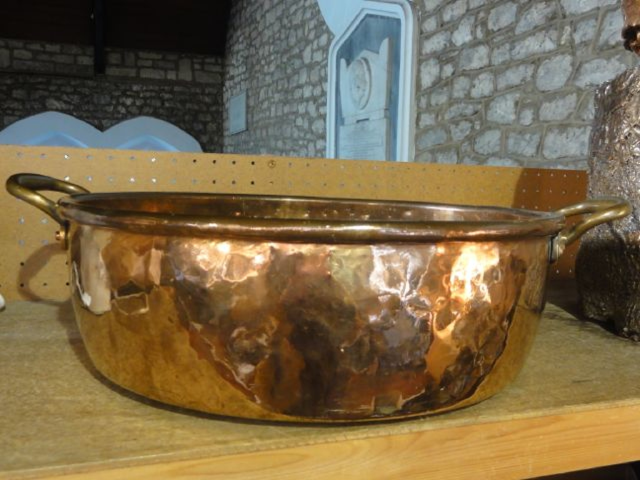 Appraisal: A substantial th century copper boiling pan of short cylindrical