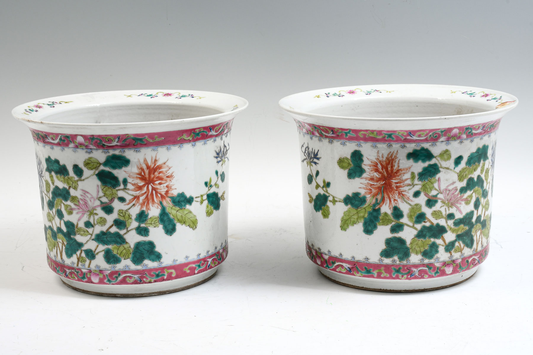 Appraisal: PAIR OF CHINESE FAMILLE ROSE PORCELAIN PLANTERS Large Chinese Famille