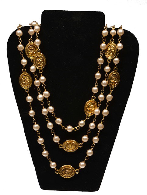 Appraisal: A s faux pearl and gilt metal Chanel necklace faux