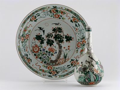 Appraisal: A Chinese famille verte bowl painted with birds above a