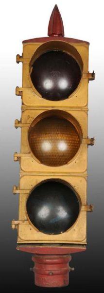 Appraisal: Street Traffic Light Description s to s Light to medium