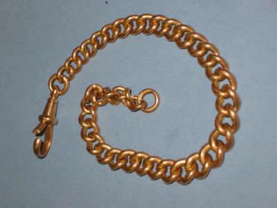 Appraisal: A CT GOLD BRACELET of graduated flattened curb link long